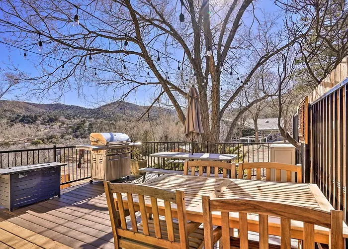 Holiday home Close To Hiking & Dtwn: Mtn-view Home!