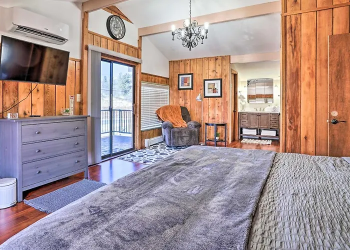 Holiday home Close To Hiking & Dtwn: Mtn-view Home!