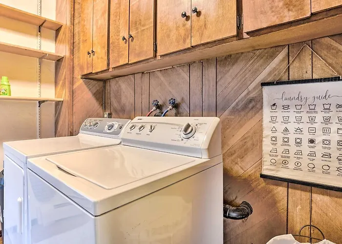 Close To Hiking & Dtwn: Mtn-view Home!