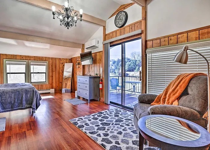 Close To Hiking & Dtwn: Mtn-view Home!